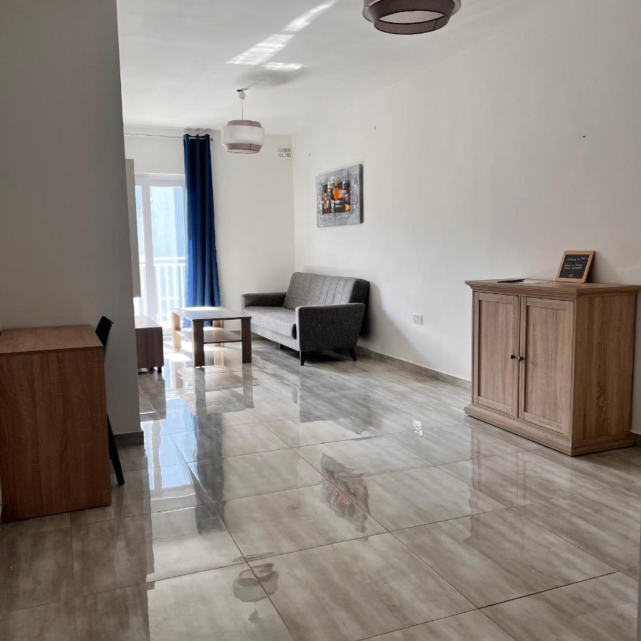 F3 Room 2, Private Room Two Single Beds Shared Bathroom Msida Exterior photo